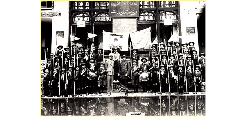 پیش آهنکان دبیرستان دولتی حیاط - شیراز  اردیبهشت 1316 
